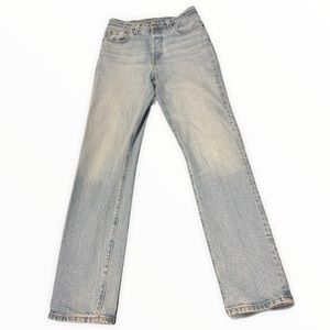 Light Wash Levi 501’s